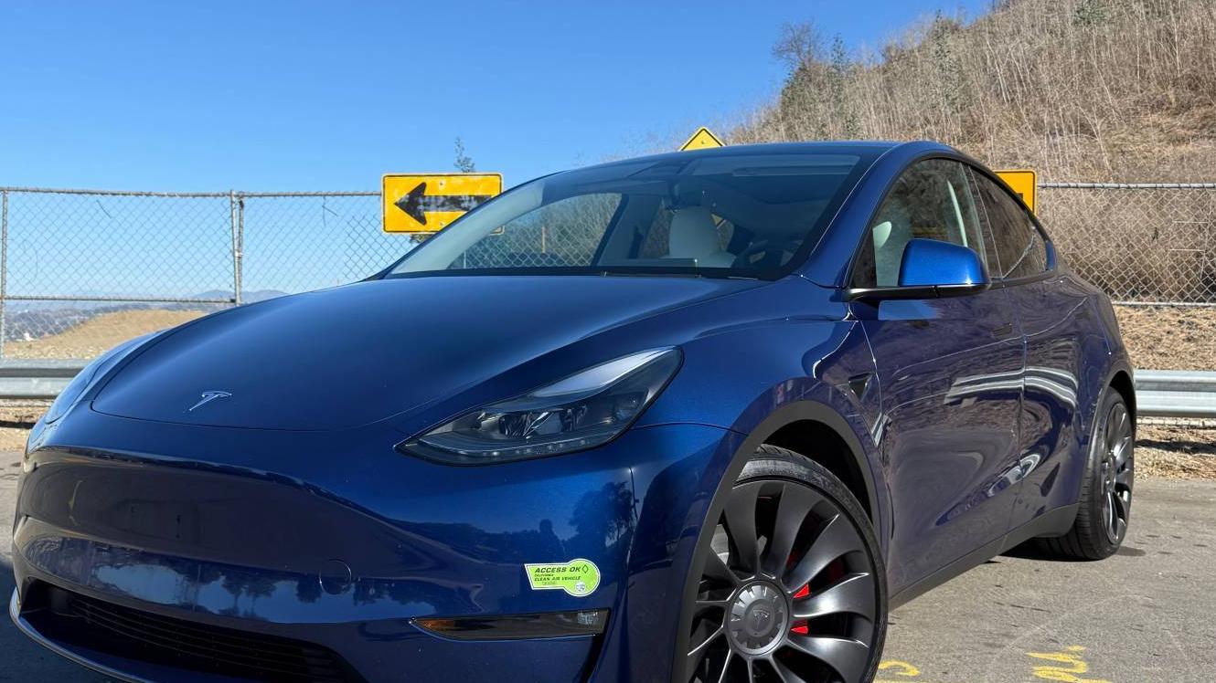 TESLA MODEL Y 2023 7SAYGDEF5PF641002 image